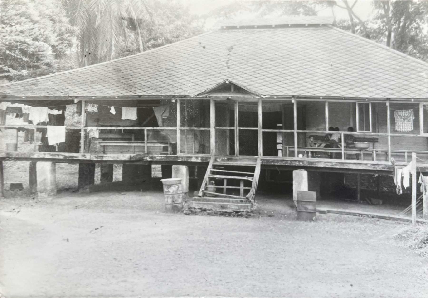 colonial elevated house